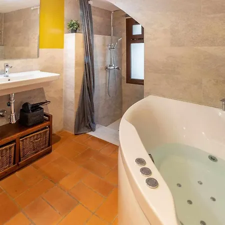 Baiell Casa Rural En La Naturaleza Chalet Girona